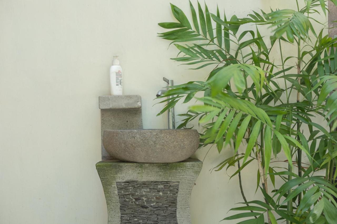 Mupu Jana G.House Keramas Hotel Buitenkant foto